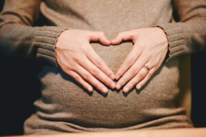 Read more about the article Nausea, Fatigue, and Anxiety: Coping with Pregnancy Symptoms Psychologically